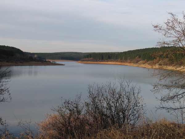 Язовир Студена,на чието дъно лежи село Крапец