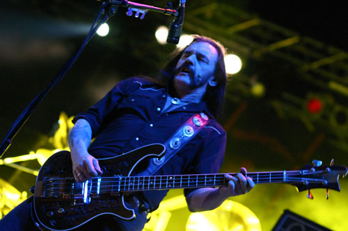 Леми Килмистър от Motorhead на сцената в Каварна, 29.06.2007 г.