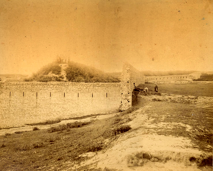 Останки от крепостната стена на Кадър баба табия, фотография от края на XIX в.