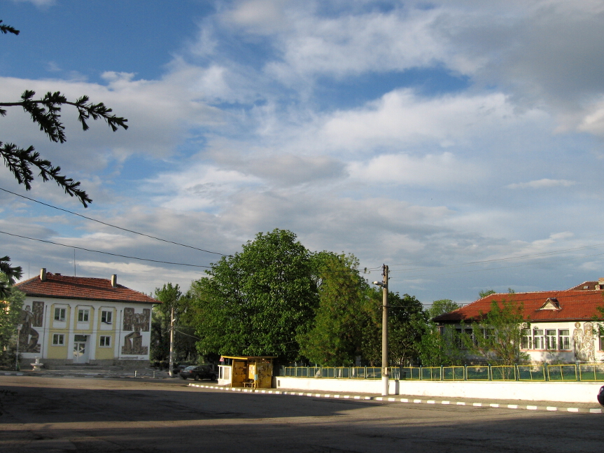 Центърът на село Крепост
